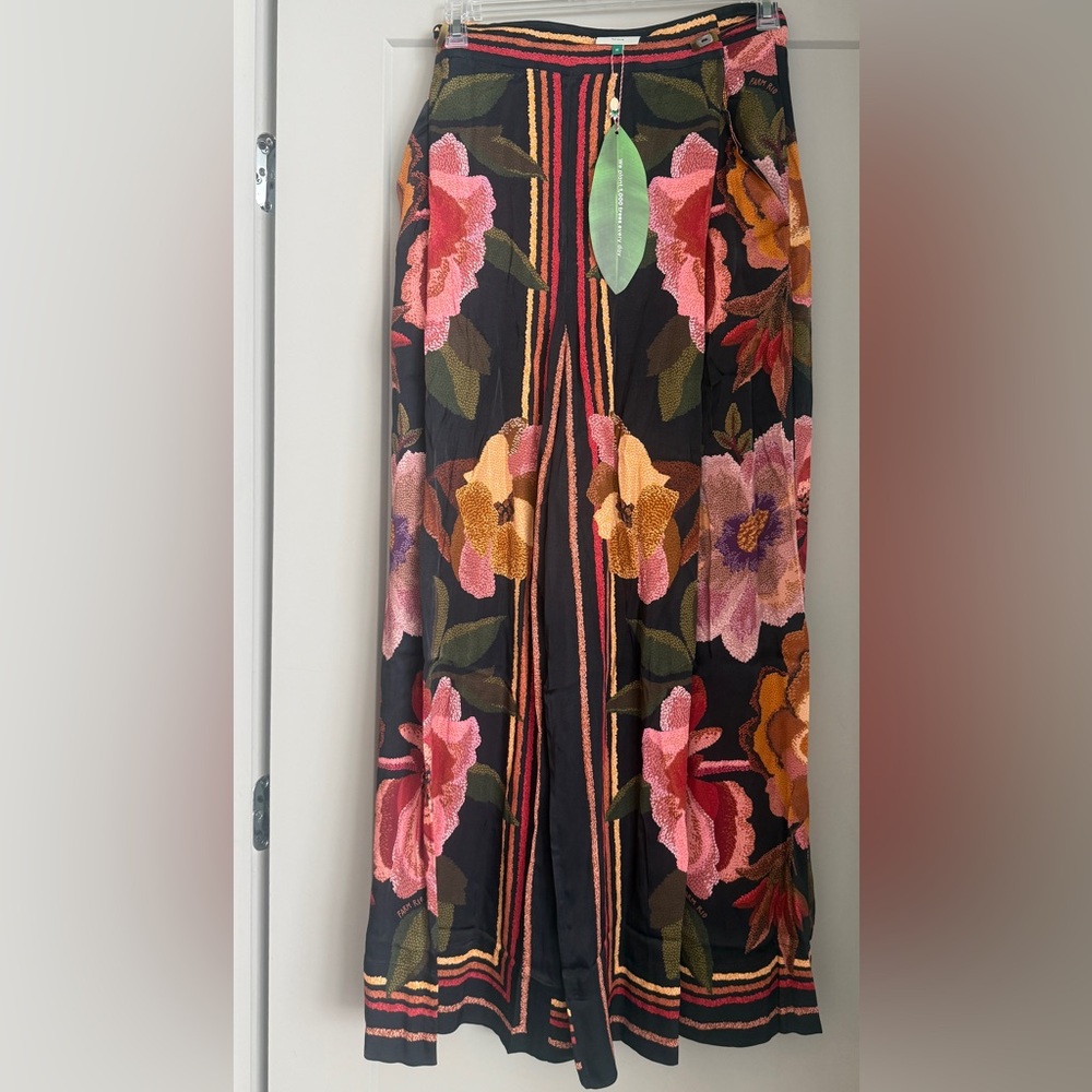 Farm Rio Flower Chenille pant. NWT